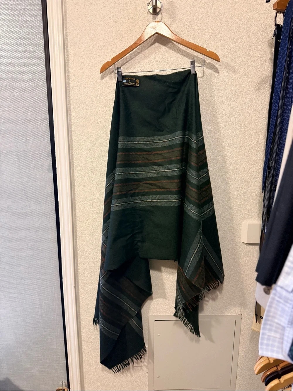 Calzeat of Scotland Pure New Wool Green Tartan Scarf Shawl Wrap Made In Scotland